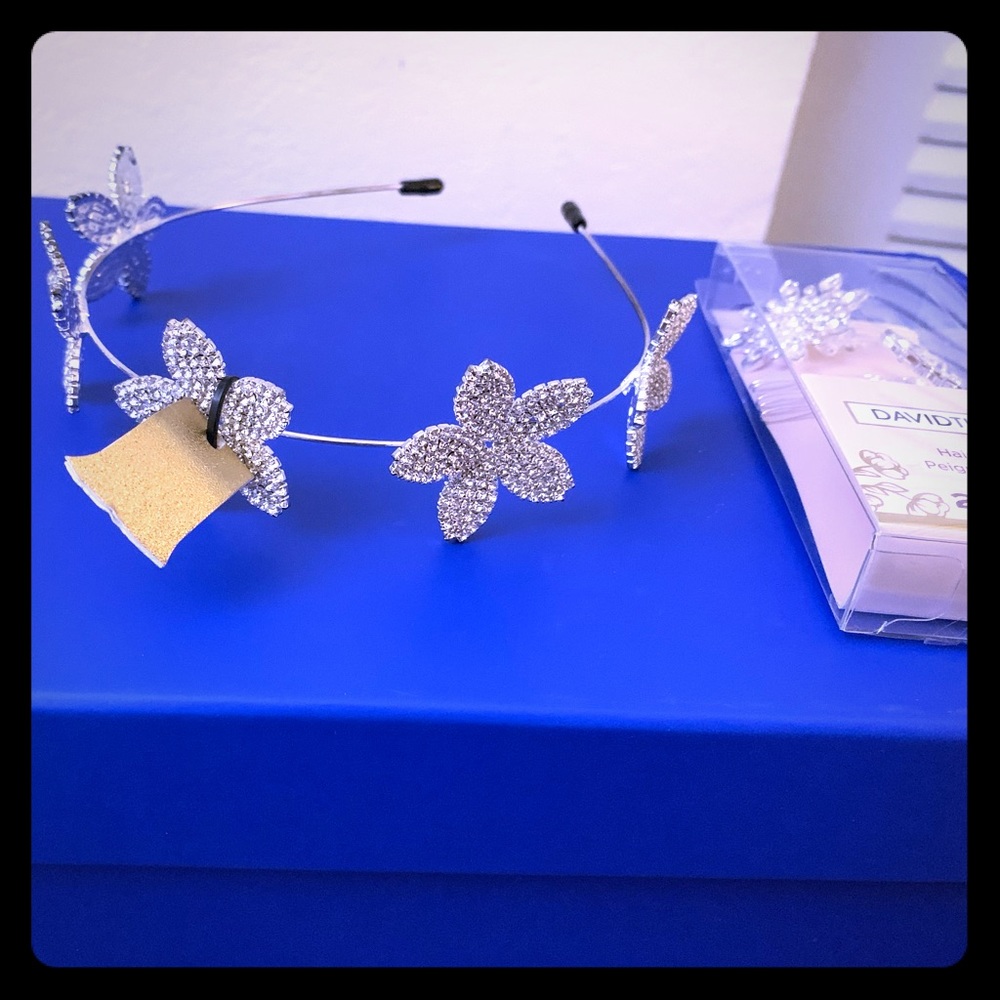 NWT. Stunning head band and 2 hair combs.